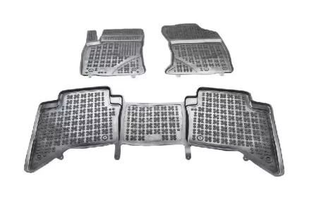KUMMIMATID TOYOTA HILUX, 4-UKSELINE, 2015-